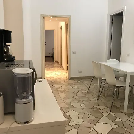 Affittacamere Stanza بيت ضيافة ميلان