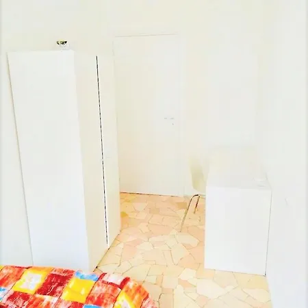 Affittacamere Stanza بيت ضيافة ميلان